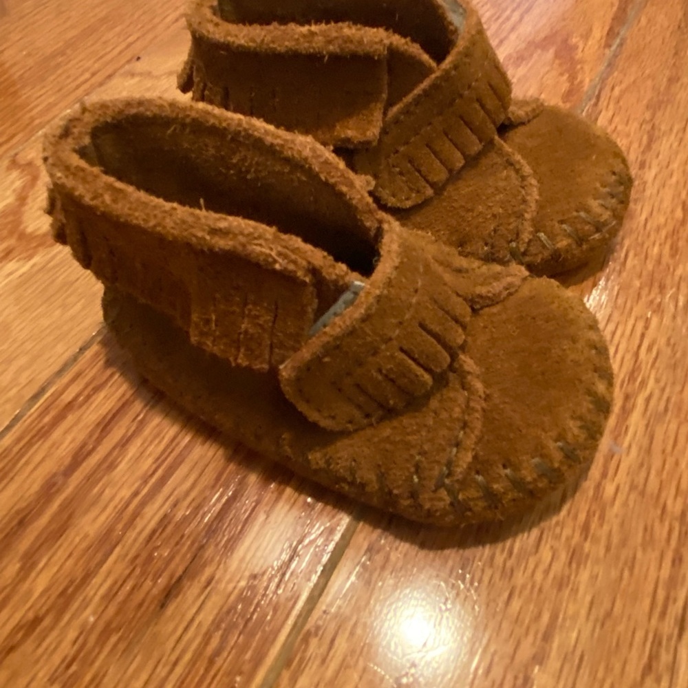 Minnetonka Baby Moccasin.  Like new condition!!!